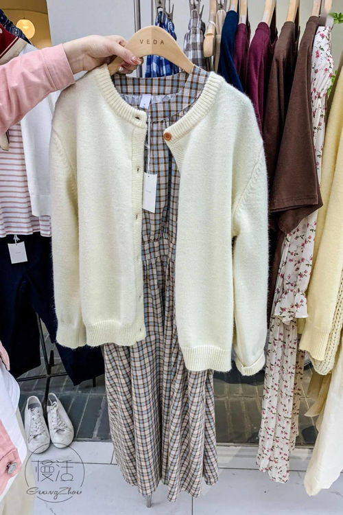 廣州服裝批發市場又清倉,100元拿下3件,最遲9號結束,撿寶要快點